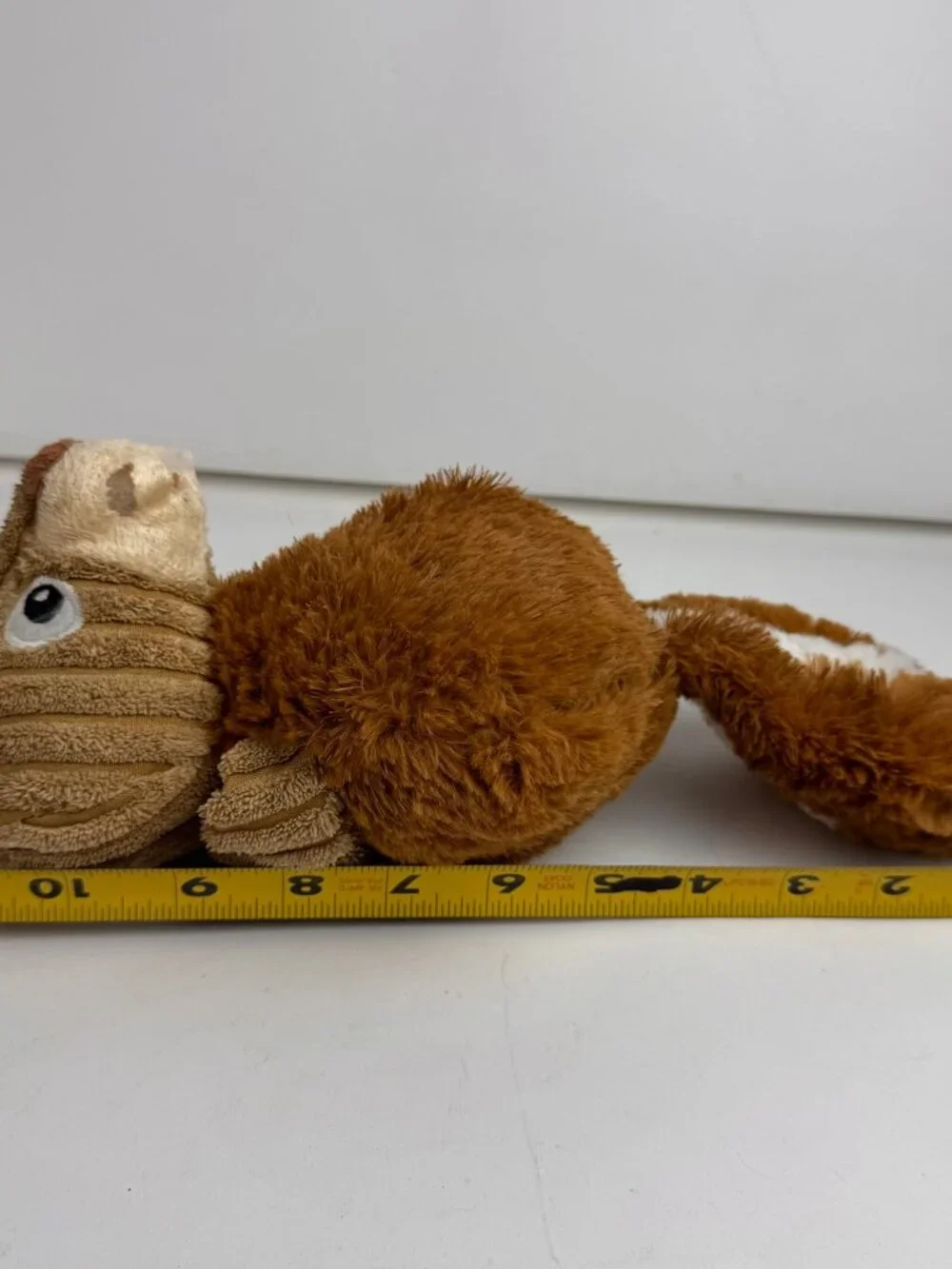 KONG Scrunch Knots Squirrel Plush Dog Toy Squeaker Ribbed Brown 10
